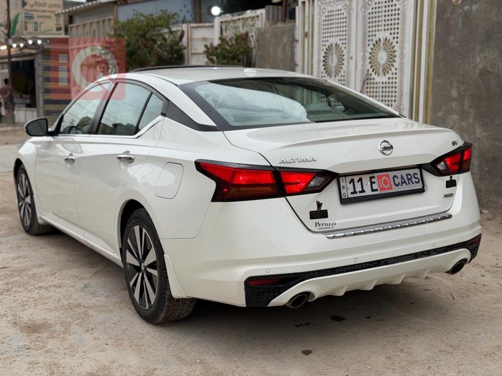 نيسان ألتيما